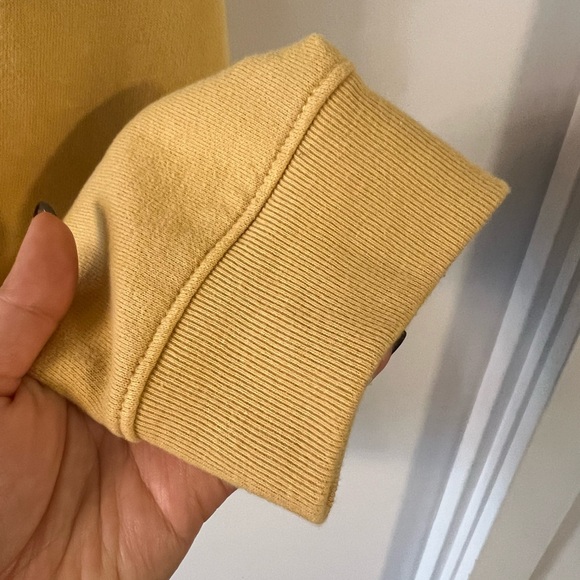 Levi’s Mustard Yellow Crewneck Sweatshirt, Size Small - Picture 7 of 8